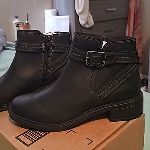 Women's Clark's leather Mae buckle booties 8 1/2